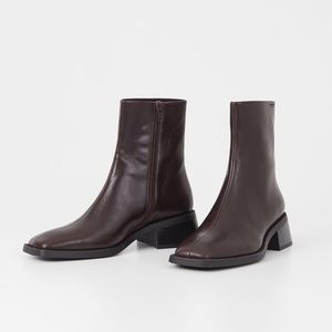 new vagabond blanca ankle boots in dark brown leather